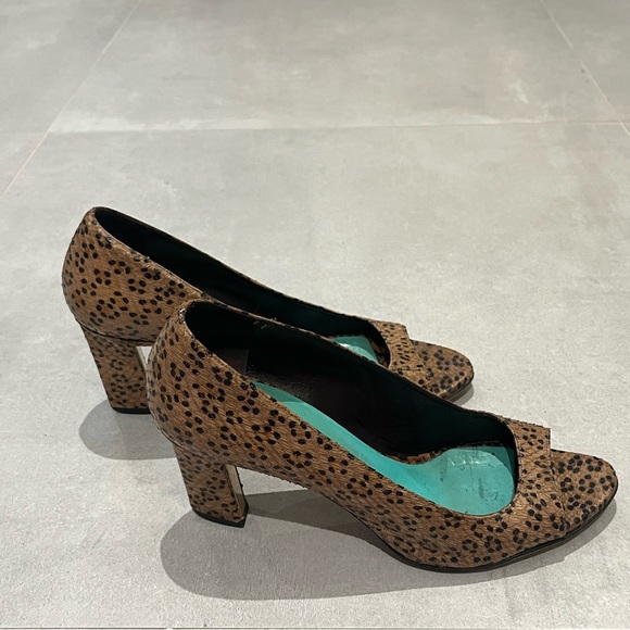 Brian Atwood peeptoe heels in embossed animal print.  EU39 (fit like US 8) - Picture 2 of 4